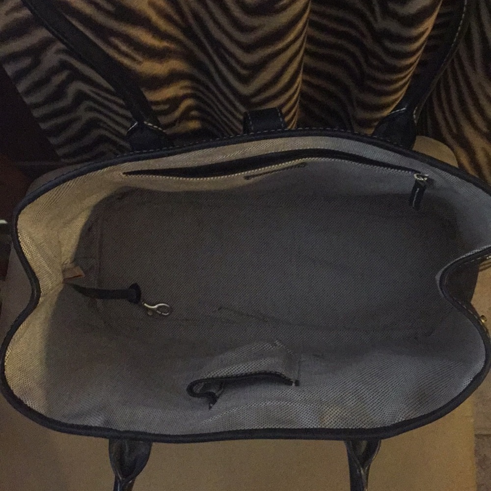 Dooney & Bourke purse - Picture 5 of 6